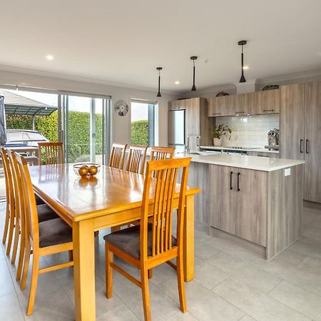 Wine Country Bach Villa Martinborough Exteriör bild